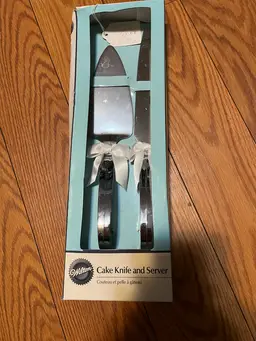 Wilton Cake Knife And Server