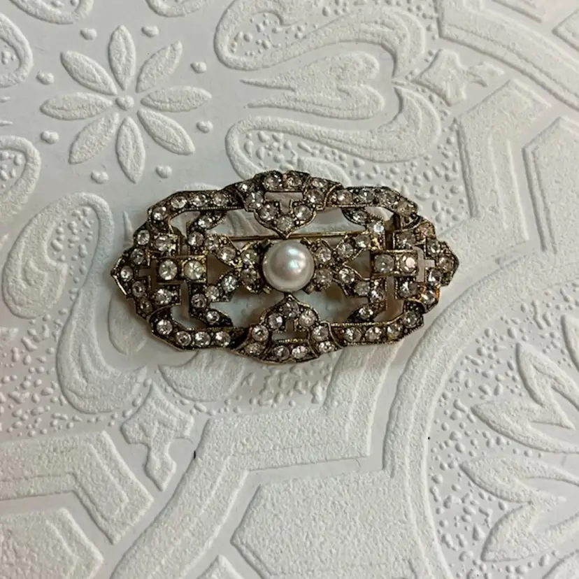 #J79 - Vintage Art Deco Style Rhinestone And Gold Tone Brooch