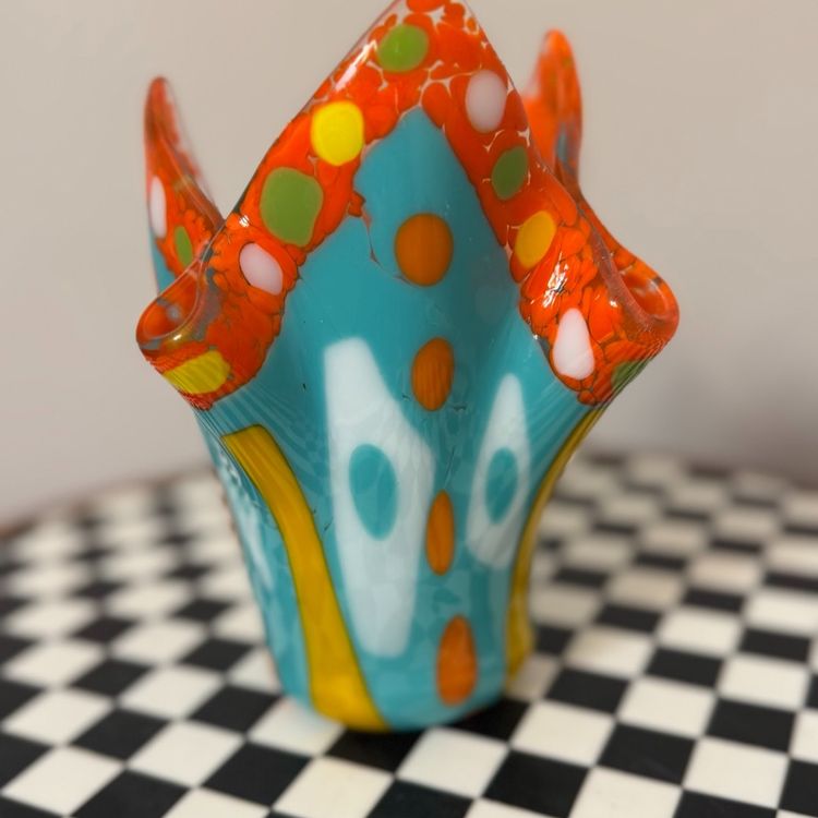 Awesome Art Glass Handkerchief Vase