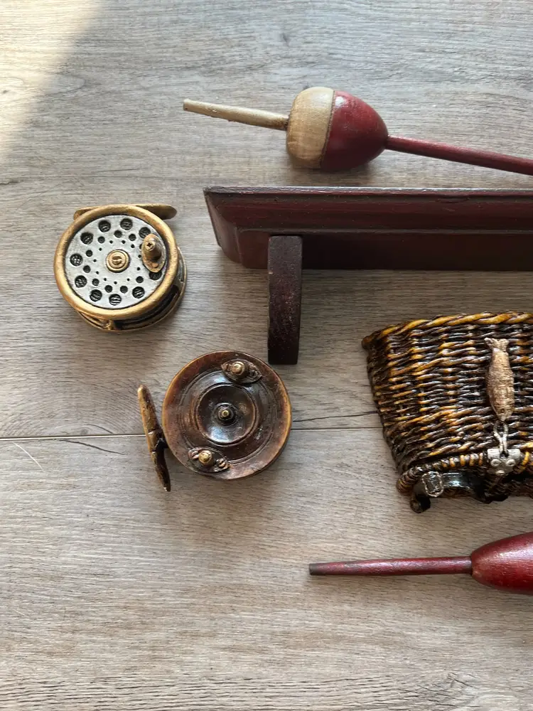 Wood & Resin Fishing Cabin Man Cave Decor with Shelf 7 Piece CLOSEOUT AUCTION