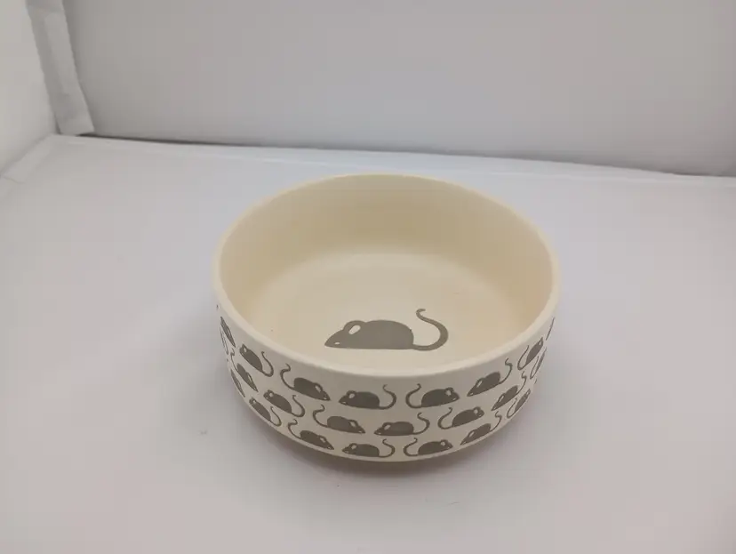 Cat bowl with mice