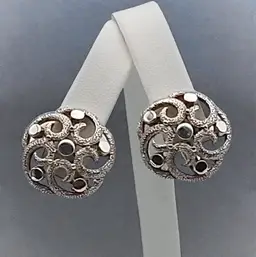 Vtg Crown Trifari Round Textured Swirl Silver Tone Clip On Earrings Classic