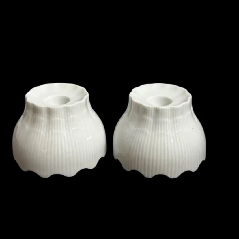 Kaiser Porcelain Ribbed White Candle Holders – Set of 2 – Germany – Stackable Design
2-1/4” T x 3” W 4-1/2” Stacked