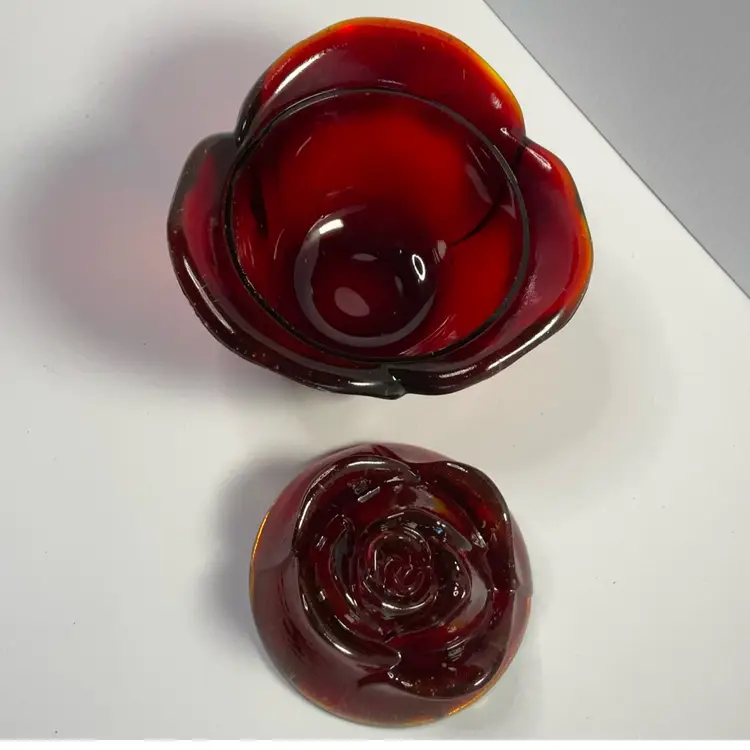 Smith Amberina Rose Covered Dish