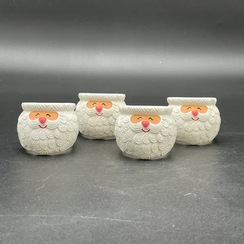 Set of 4 Hallmark Plastic Santa Head Napkin Rings Christmas Tableware Kitchen