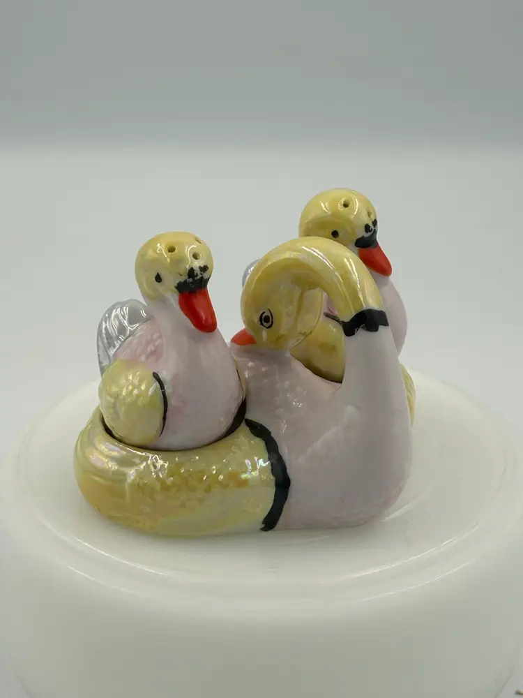 Vintage Japan, Lusterware Swan Salt And Pepper Shaker Set