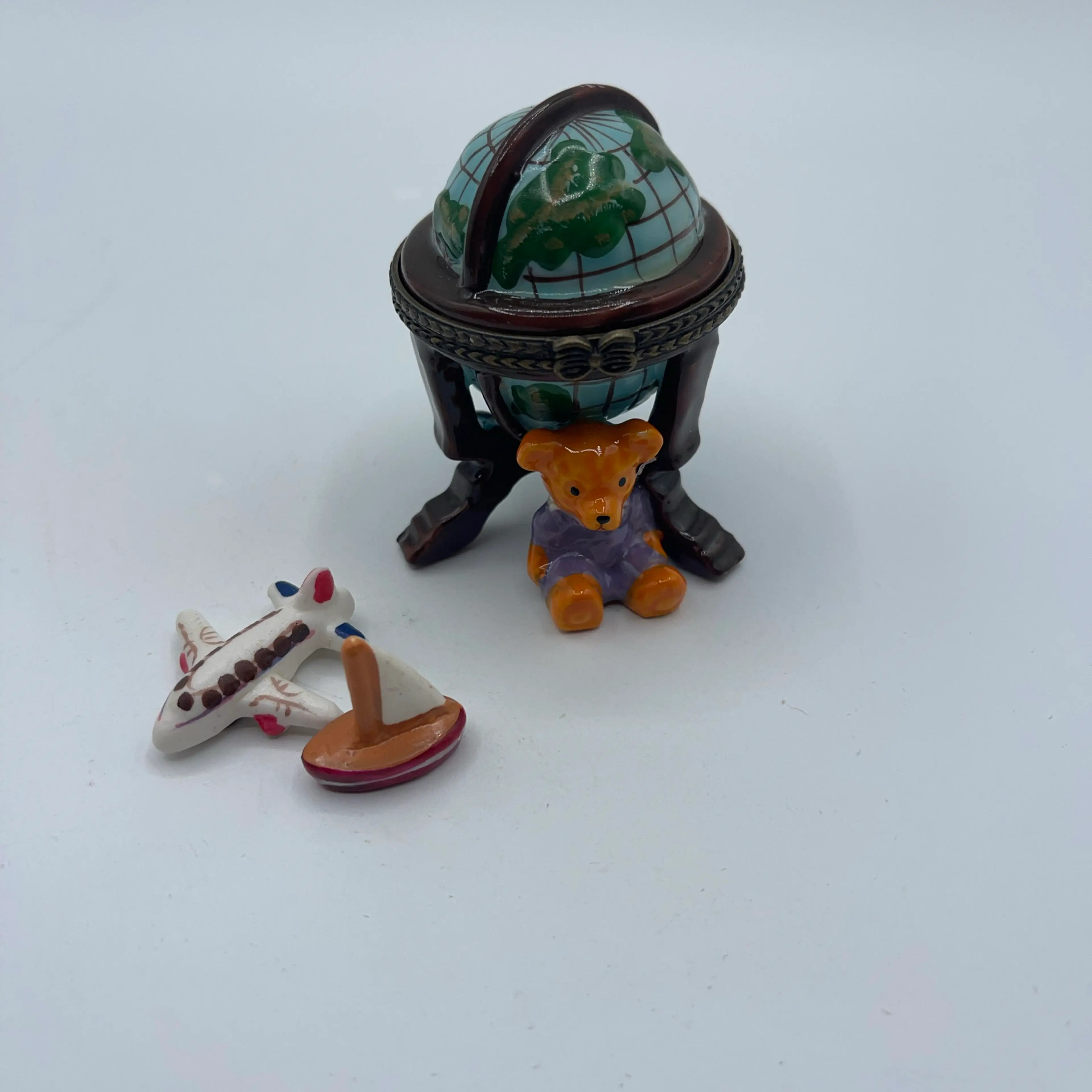 Image 2 of 4