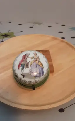 Vintage Czechslovakia Porcelain Trinket Box