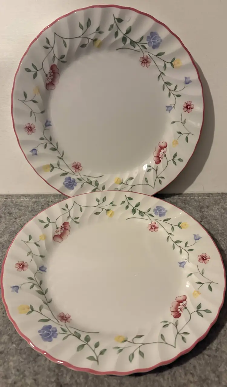 2 Vintage 1985 Johnson Brothers Summer Chintz Salad Plates # 3064