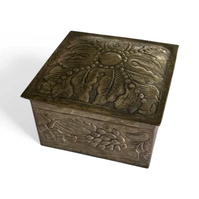 Vintage Sarreid India Brass Decorative Trinket Box