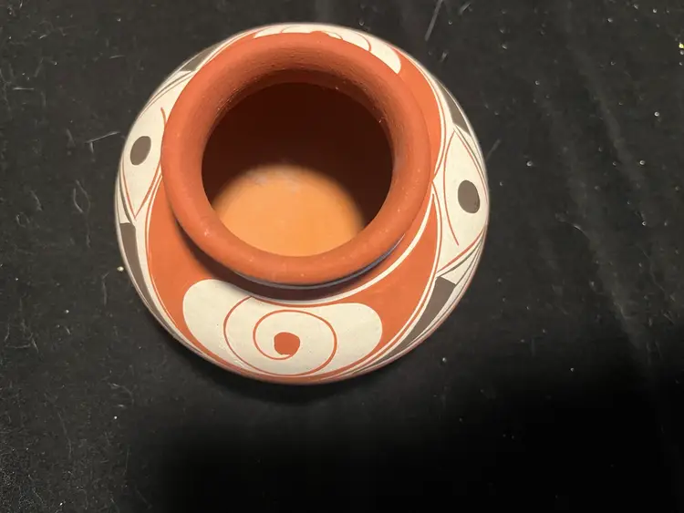 Signed El Tmipode Quibor Tera Versus? Pottery Vase