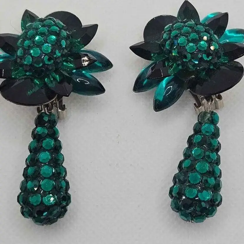 ✨️️Dazzling ✨️Mister Bijoux Large Green Vintage Rhinestone Earrings - Clip Ons