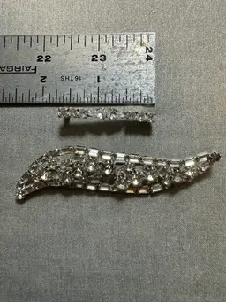 Vintage brooches (bundled 2) crystals