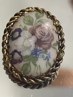 Floral brooch Vintage