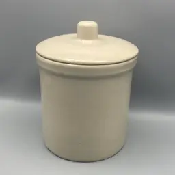 Vintage Classic Robinson Ransbottom Co. (RRP Co.) Roseville Ohio Crock & Lid - 2 qt