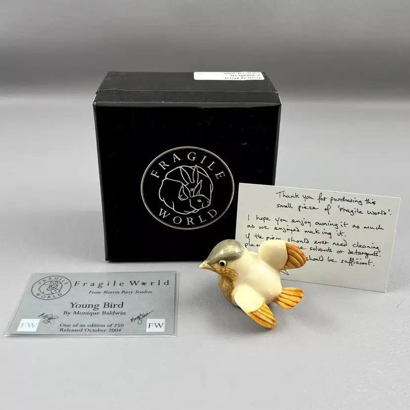 Harmony Kingdom Young Bird Fragile World Figurine FWMB16 England 2004 MPS