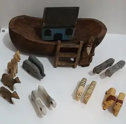 Noah's Ark Hand Carved & Hand Painted Wooden 28 Pc Set Primitive Style