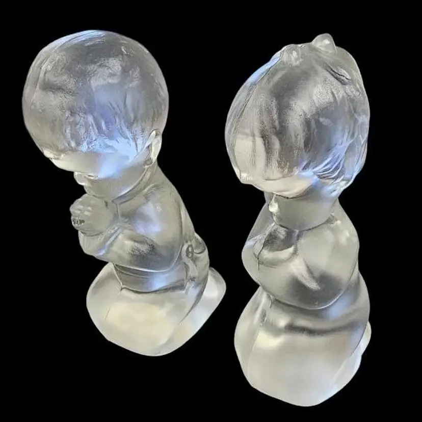 #08 Vintage Set Of 2 Fenton Frosted Boy & Girl Kneeling Praying Art Glass Figurines