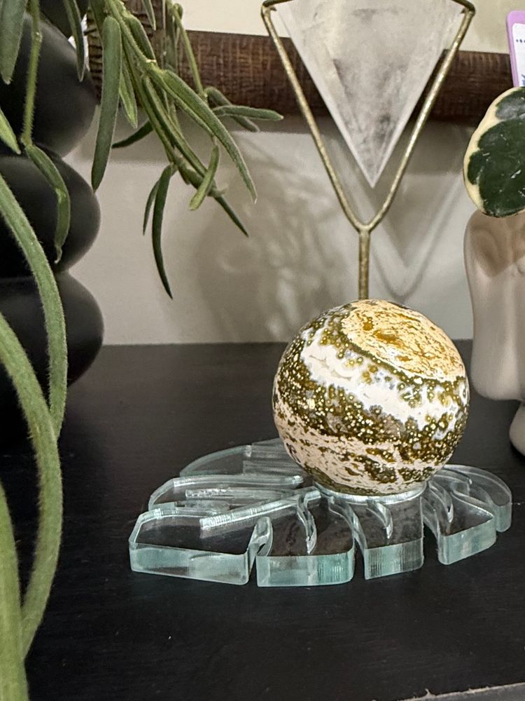 Monstera Leaf Sphere Holder