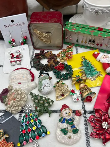 Surprise Pop Up .. Halfway To Christmas!🎄 