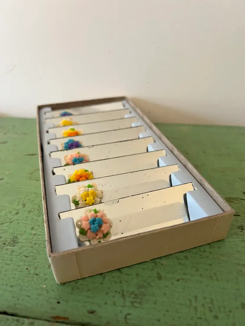 Charming Vintage 8pc Mirrored & Floral Name Place Cards. Bridge Table Numbers. Holiday Table. Retro MCM Mid Century Modern 1940s/ 1950s