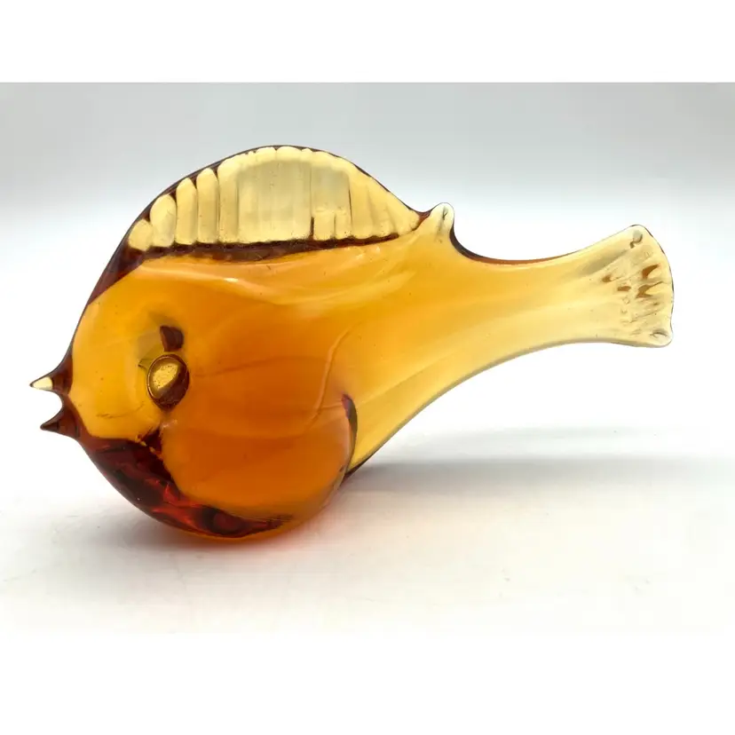 BIN - Amber Art Glass Fish ?Swedish? 4.5” GLOWS!