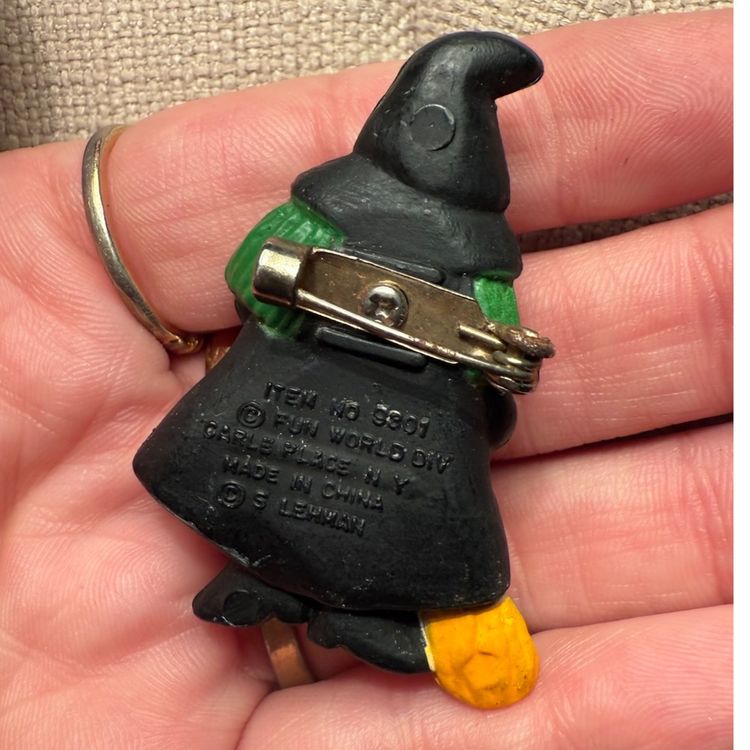 Halloween Vintage Witch Pin Brooch 2”