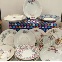 #01 - Variety of Saucers