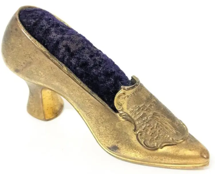 Antique Victorian Prospect Point, Niagara Falls Souvenir Shoe Pincushion, 2" Tall