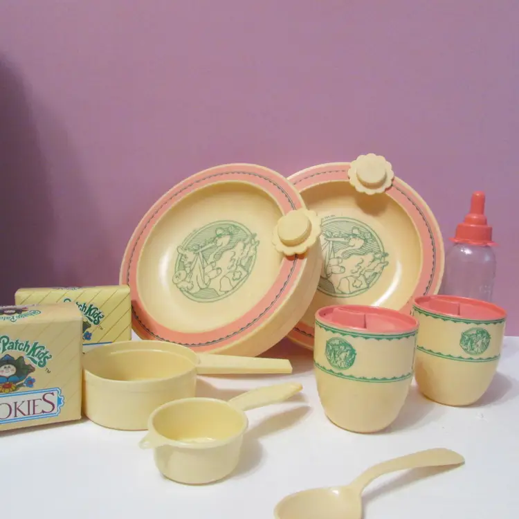 vintage Cabbage Patch doll accessories made in Italy cups plate dish food