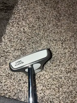 Odyssey Center-Shafted Two Ball Putter 33 in.