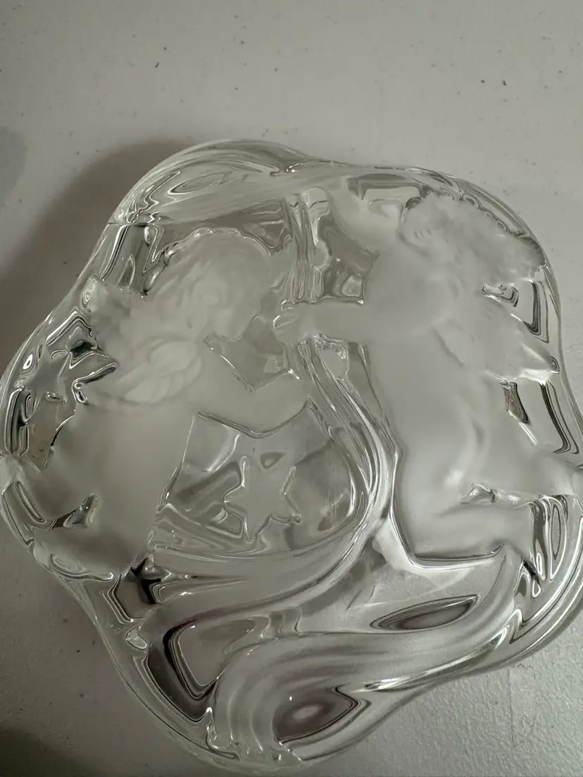 Cherub Angels Glass Trinket Dish With Lid, Both Sides have the cherubs on them