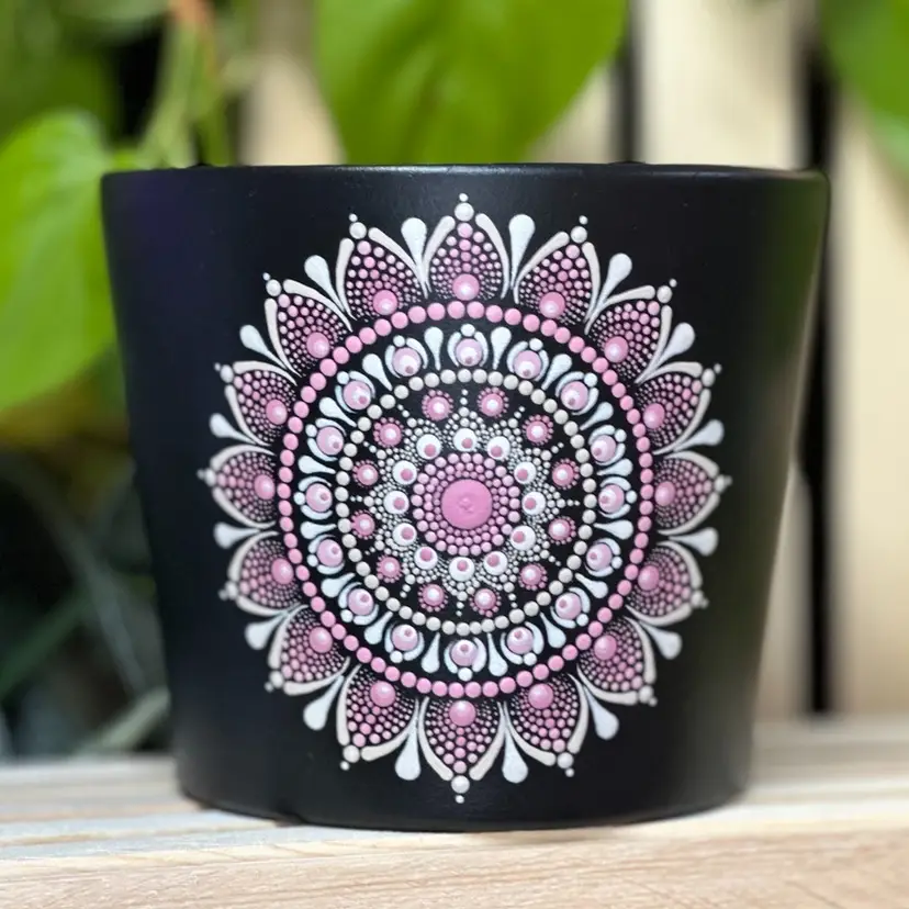 PRE-ORDER 6.7 inch terracotta pot (6.7 x 5.5) black/pinks, pearl white