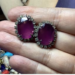 #09 Jewelry Item