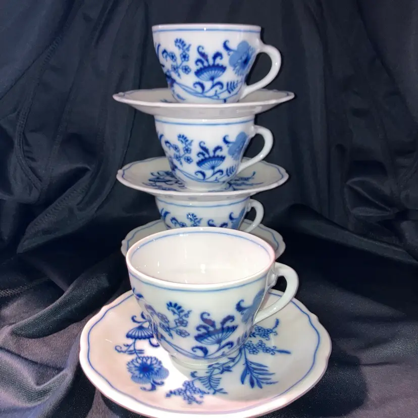 Vintage Set Of 4 Winterling Bavaria Blue Onion Teacups & Saucers Made In Germany