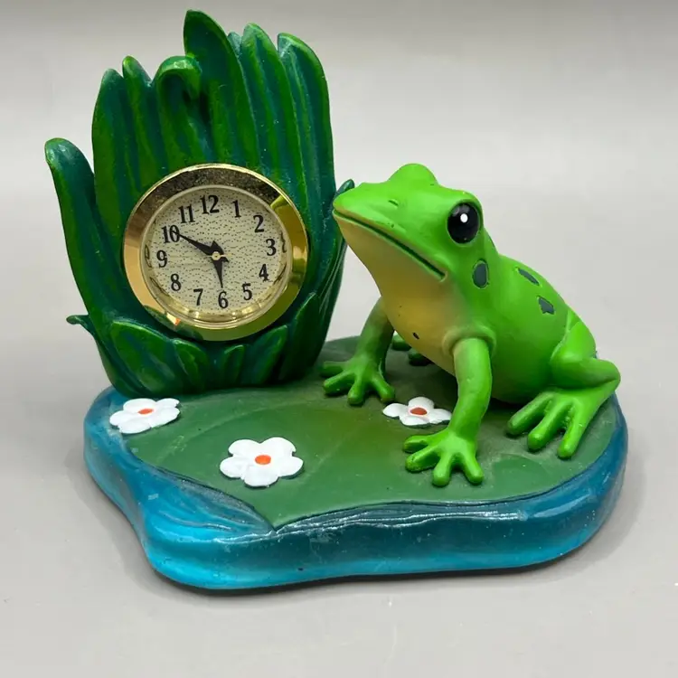 Vintage Resin Frog Figurine With Clock 3”