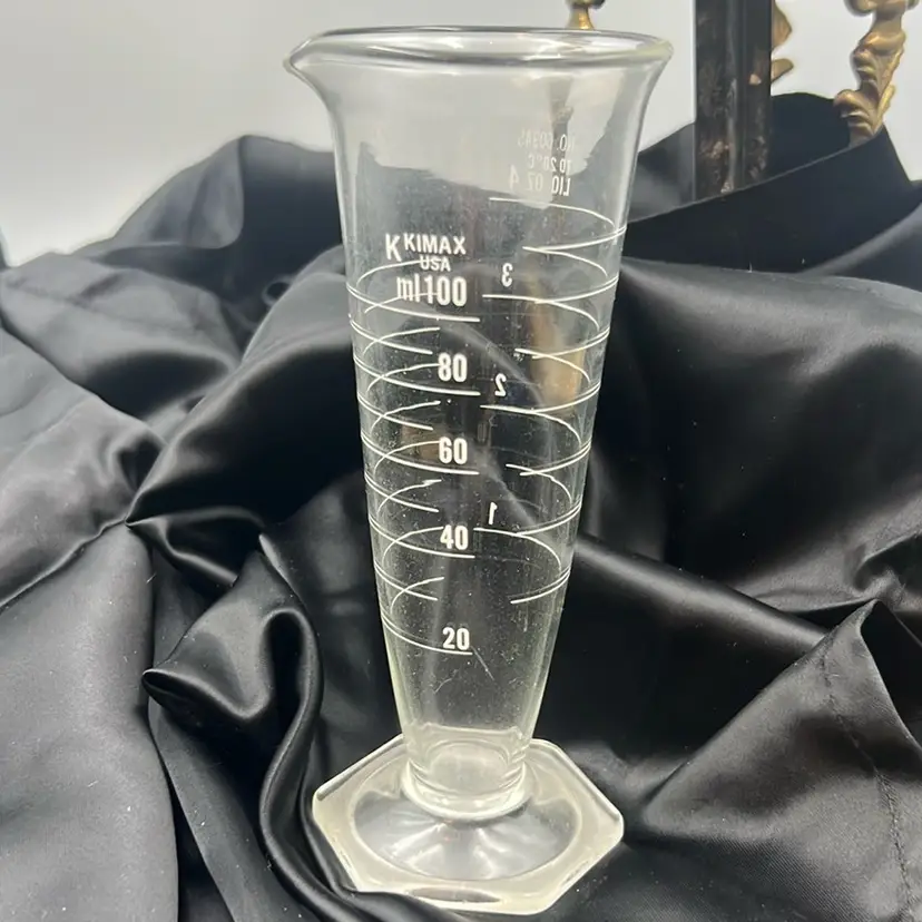 Pharmaceutical Lab Glassware Beaker Apothecary 6.25” x 3”