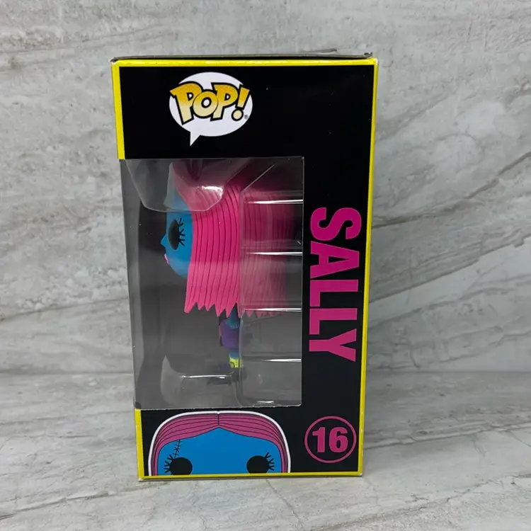 The Nightmare Before Christmas – Sally #16 Dents & Dings