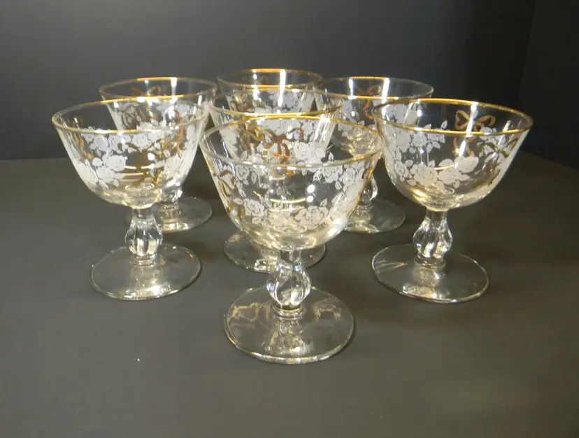 Libbey 4 1/4 in tall Rose Classic Champagne \ Sherbert Glassware Set of 7 Great for weddings or Holidays