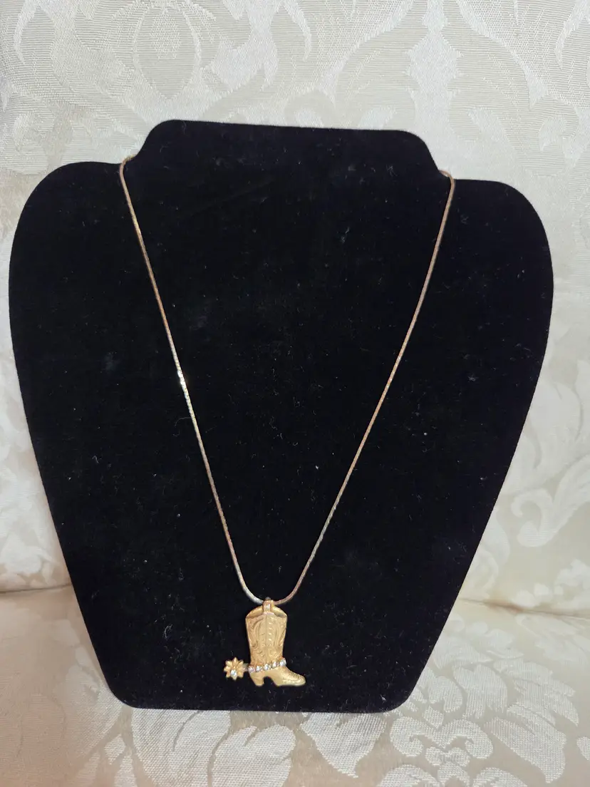 Vintage Gold Tone Rhinestone Cowgirl Boot Pendant Necklace 18"