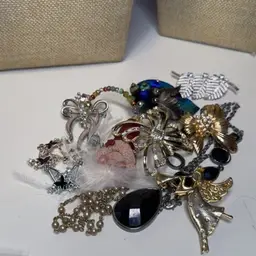 #235 Antique Mall Jewelry Jars (12/04) Craft Bag