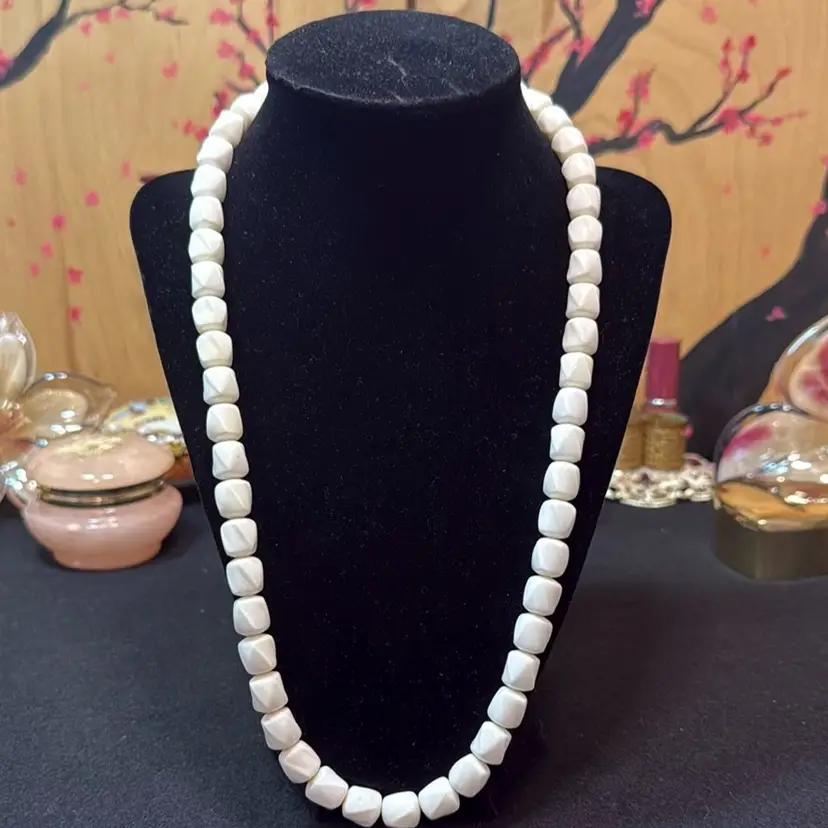 Crown Trifari White Square Acrylic Bead Marshmallow Necklace