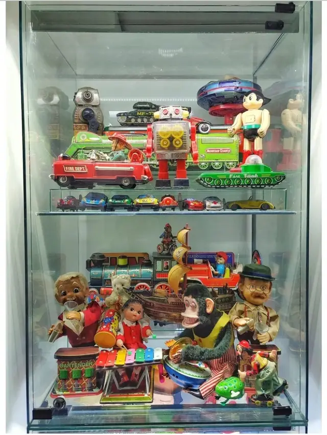 Antique toys, 30s on up