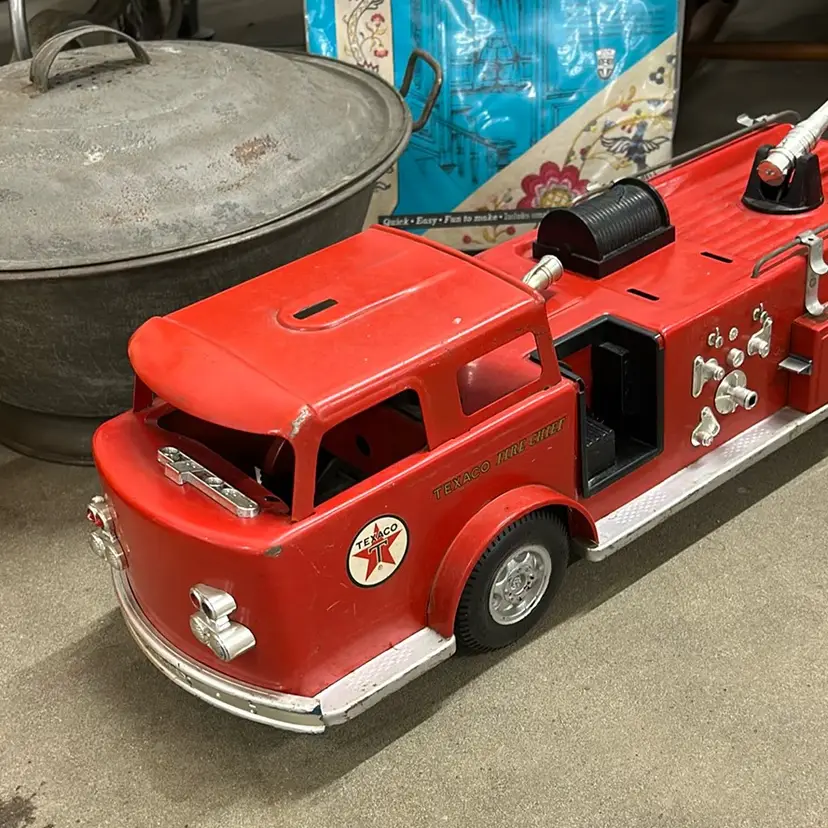 Vintage Buddy L 1960s Texaco Fire Chief Truck