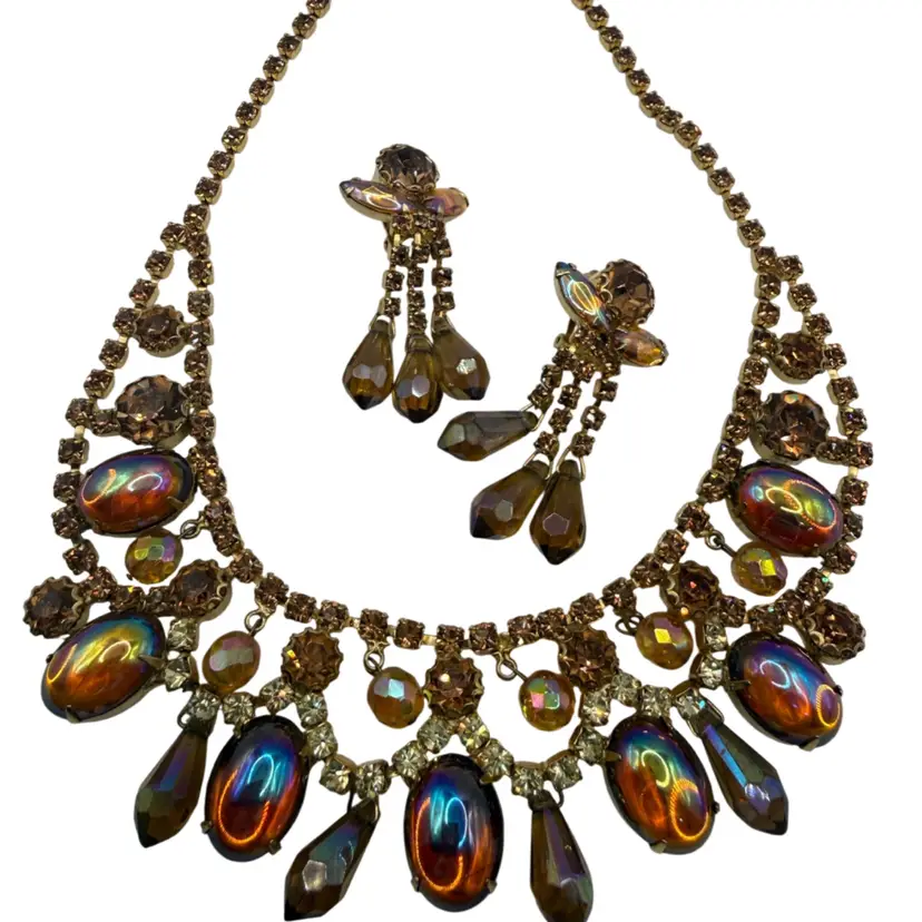 Vintage "Dragon Breath" cabochon and rhinestone bib collar necklaces And Earrings Set