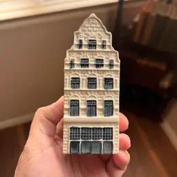Delft Blue Miniature House KLM 41 2023