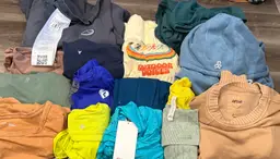 200pcs Women’s Athletic Wholesale Box