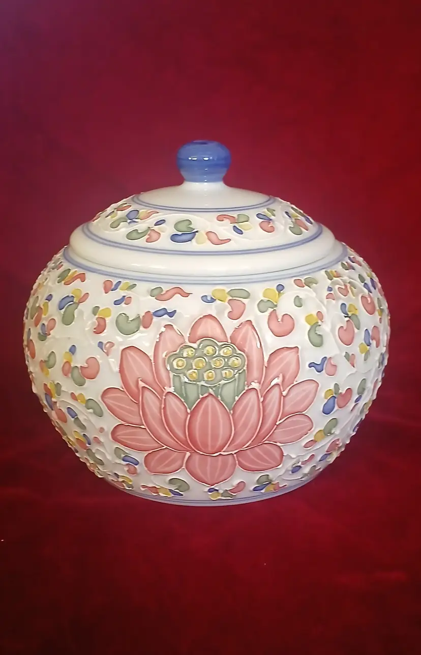 Vintage Chinese Porcelin Ginger Jar