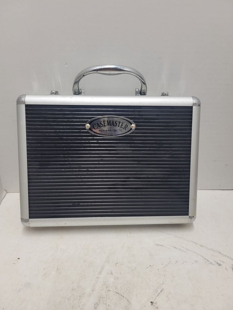 Casemaster Legion Aluminum Dart Storage/Travel Case Is Damaged Comes With Extras
