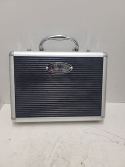 Casemaster Legion Aluminum Dart Storage/Travel Case Is Damaged Comes With Extras